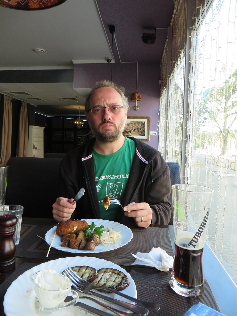 Mike finds a bite to eat in Smolensk